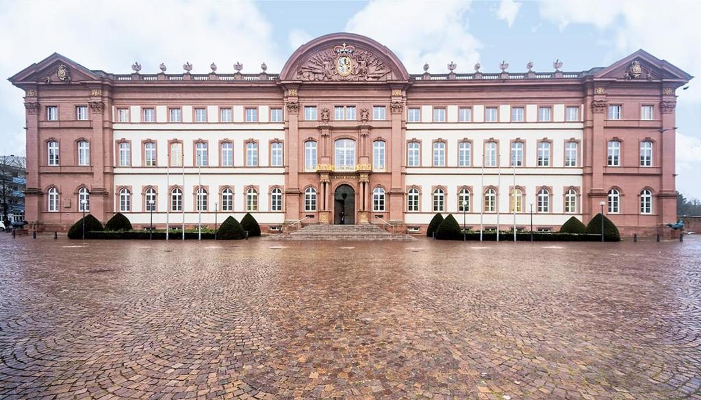 Rosen Und Rosse Apartment Zweibrücken Екстериор снимка